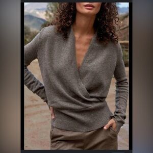 Elegant Gray Women's Sweater